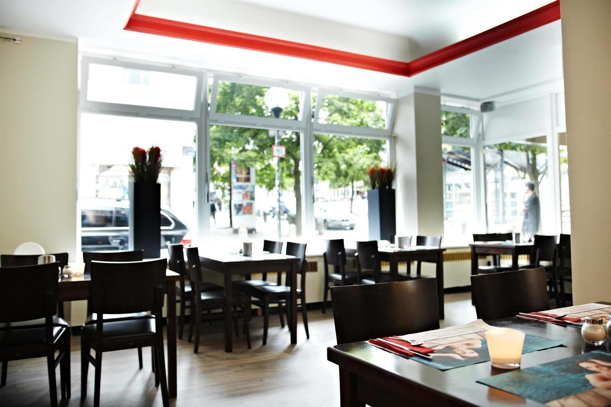 Hotel Ostseehalle Kiel By Premiere Classe Extérieur photo