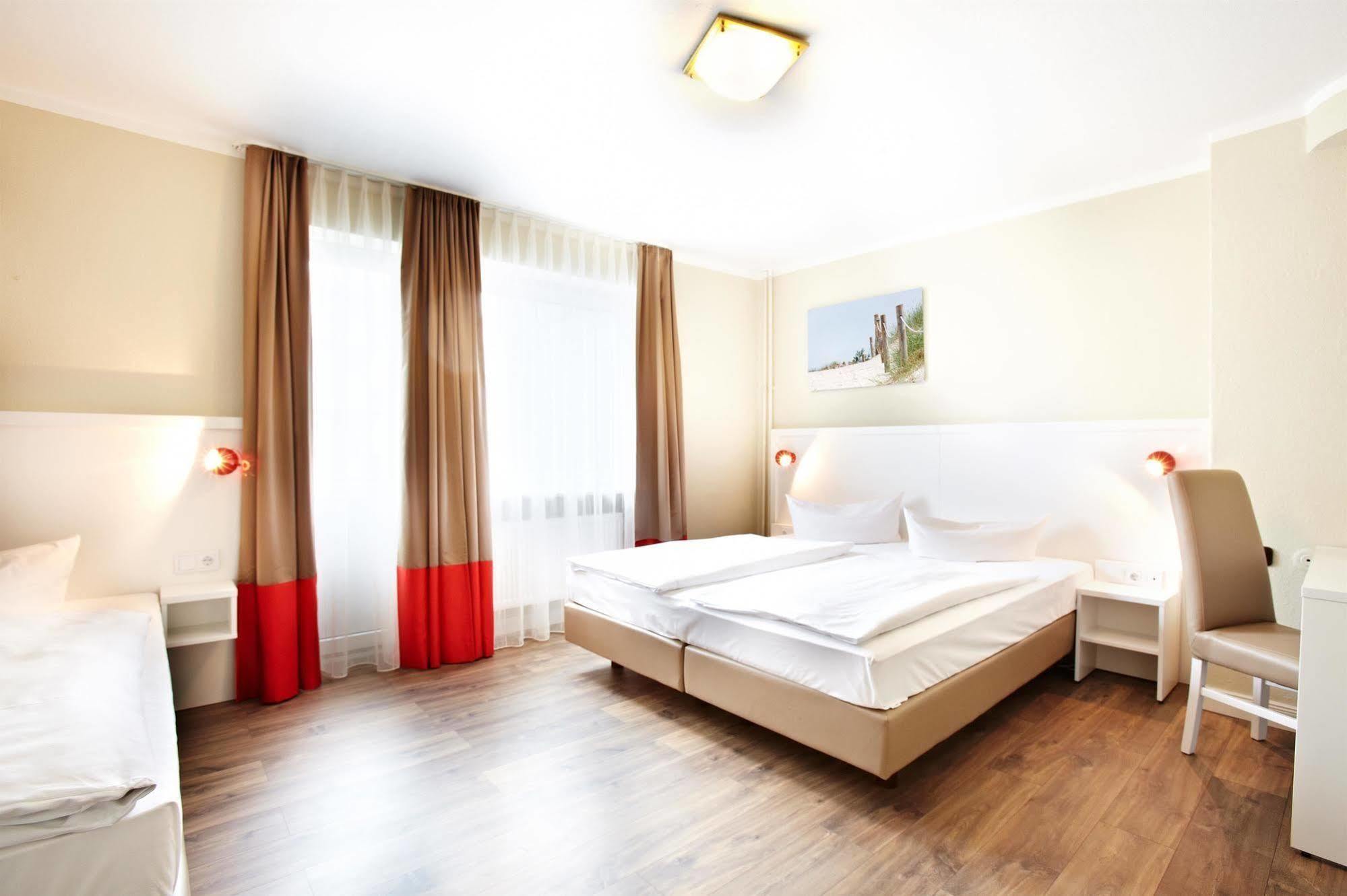 Hotel Ostseehalle Kiel By Premiere Classe Extérieur photo